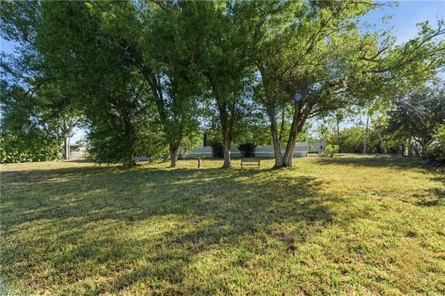 11250 Stringfellow RD, Bokeelia, FL 33922