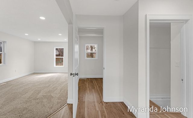 14661 Mercury Drive, Grand Haven, MI 49417