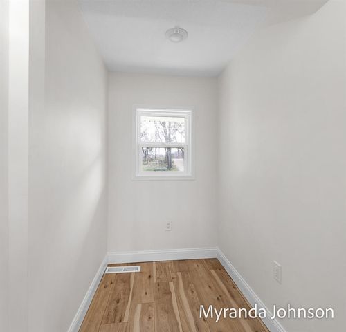 14661 Mercury Drive, Grand Haven, MI 49417