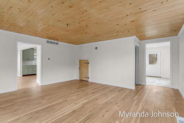 14661 Mercury Drive, Grand Haven, MI 49417
