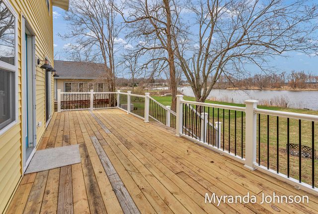 14661 Mercury Drive, Grand Haven, MI 49417