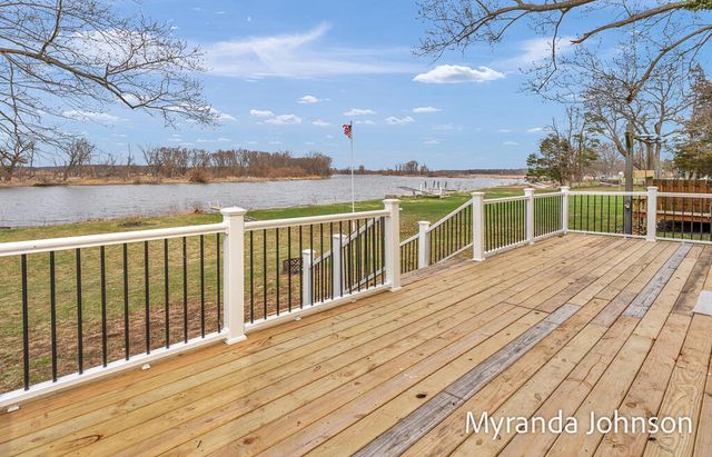 14661 Mercury Drive, Grand Haven, MI 49417