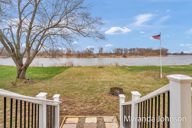 14661 Mercury Drive, Grand Haven, MI 49417