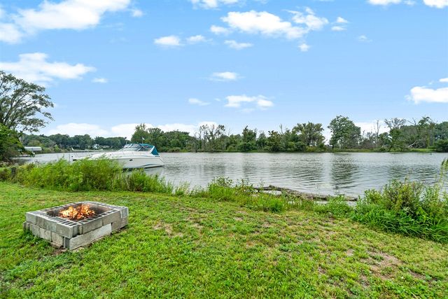 14661 Mercury Drive, Grand Haven, MI 49417