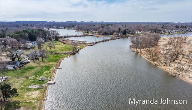 14661 Mercury Drive, Grand Haven, MI 49417