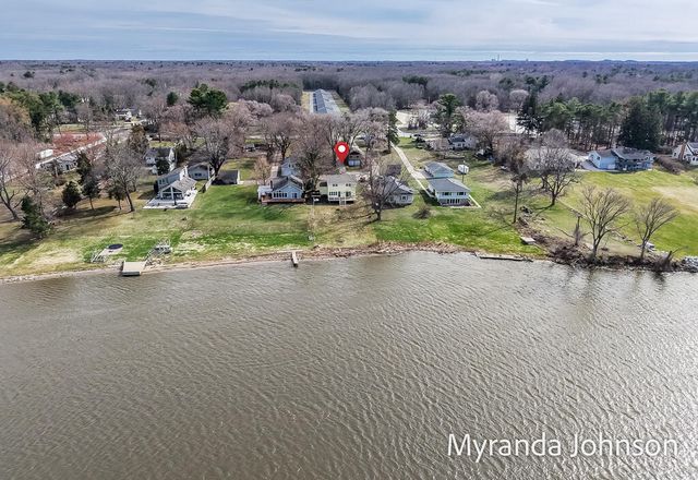 14661 Mercury Drive, Grand Haven, MI 49417