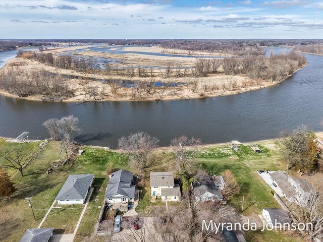 14661 Mercury Drive, Grand Haven, MI 49417