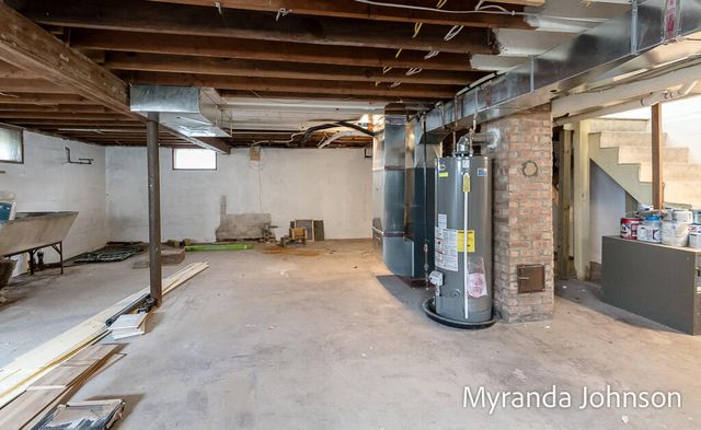 14661 Mercury Drive, Grand Haven, MI 49417