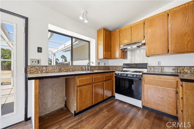 15110 Wavecrest Drive, Lake Elsinore, CA 92530