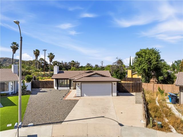 15110 Wavecrest Drive, Lake Elsinore, CA 92530