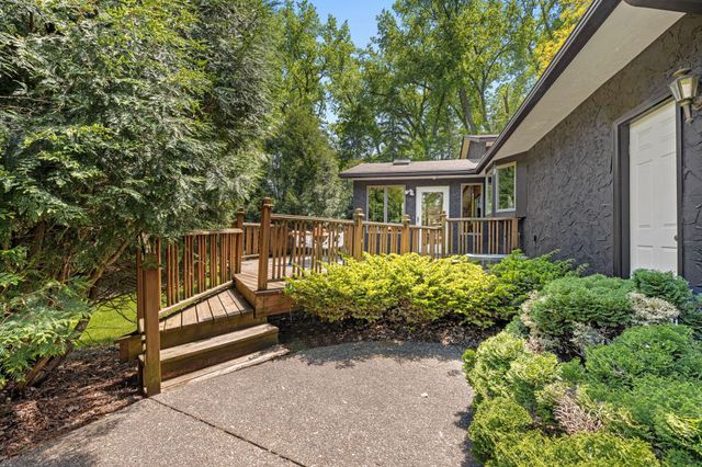 1940 Hunter Lane, Mendota Heights, MN 55118