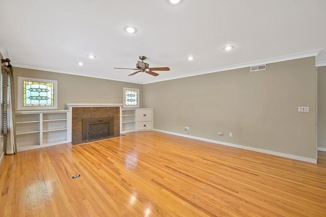 1031 9th Ave, Sacramento, CA 95818
