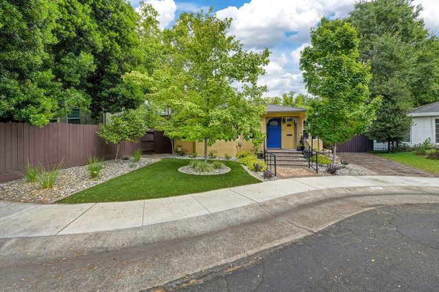 1031 9th Ave, Sacramento, CA 95818