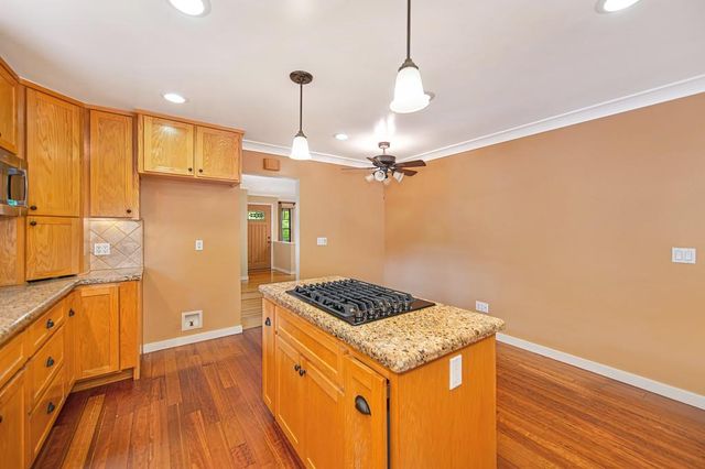 1031 9th Ave, Sacramento, CA 95818