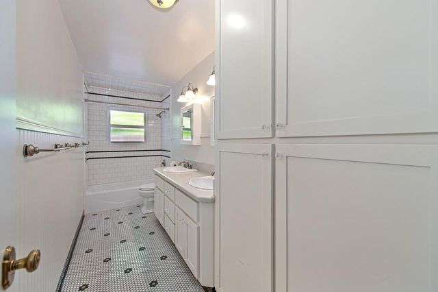 1031 9th Ave, Sacramento, CA 95818