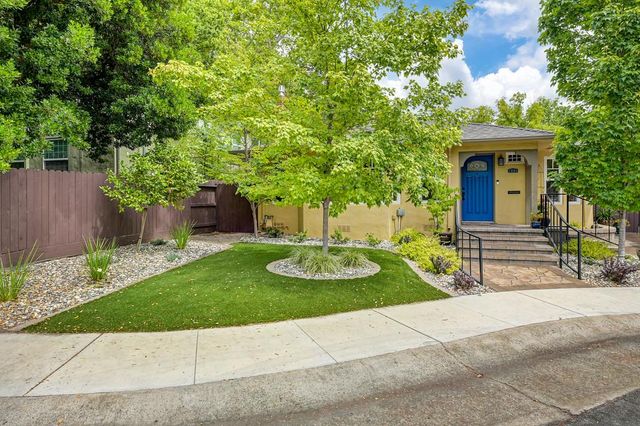 1031 9th Ave, Sacramento, CA 95818