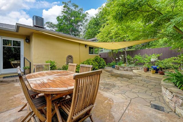 1031 9th Ave, Sacramento, CA 95818