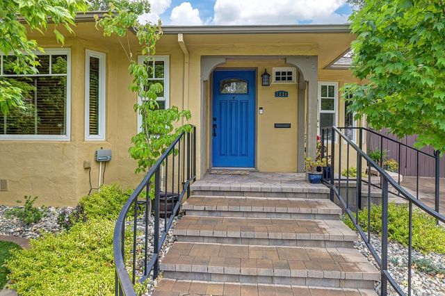 1031 9th Ave, Sacramento, CA 95818