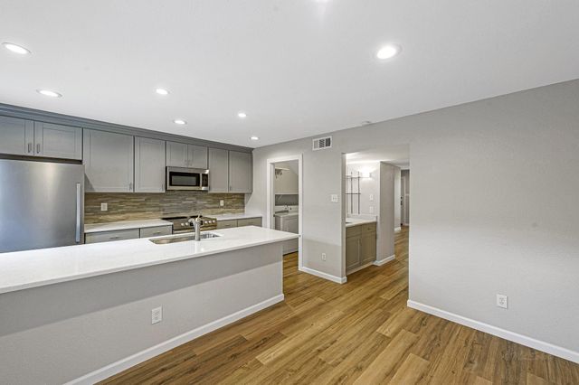 1500 Sandy Springs Unit 35 Road 35, Houston, TX 77042