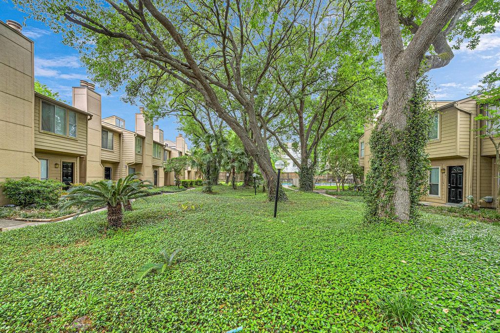 1500 Sandy Springs Unit 35 Road 35, Houston, TX 77042