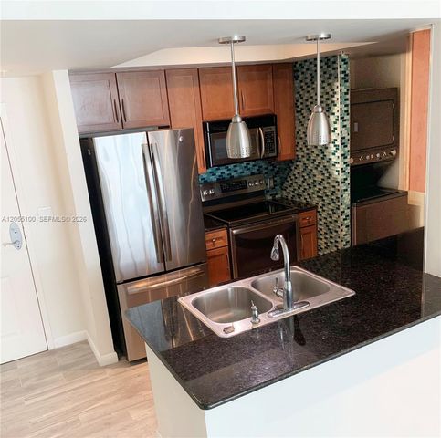 2000 N Bayshore Dr 1006, Miami, FL 33137