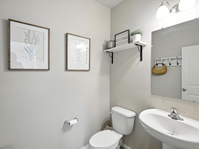 5925 Sandoval Drive NE, Rio Rancho, NM 87144