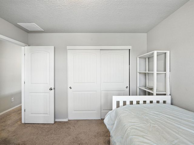 5925 Sandoval Drive NE, Rio Rancho, NM 87144