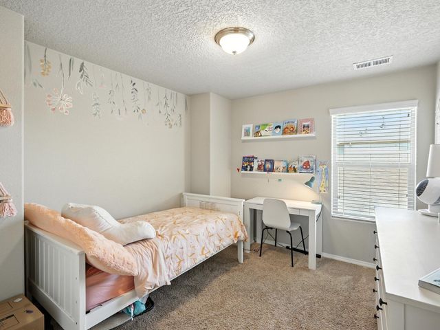 5925 Sandoval Drive NE, Rio Rancho, NM 87144