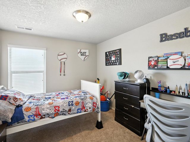 5925 Sandoval Drive NE, Rio Rancho, NM 87144