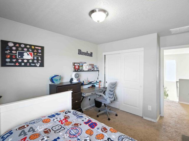 5925 Sandoval Drive NE, Rio Rancho, NM 87144