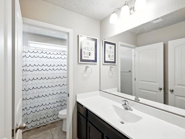 5925 Sandoval Drive NE, Rio Rancho, NM 87144