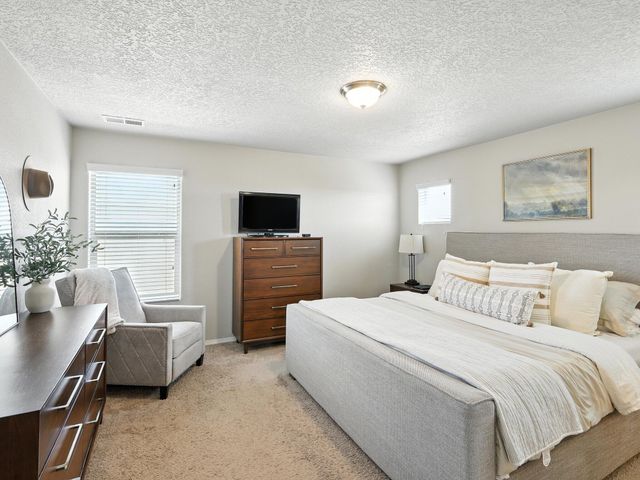 5925 Sandoval Drive NE, Rio Rancho, NM 87144