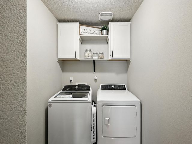 5925 Sandoval Drive NE, Rio Rancho, NM 87144