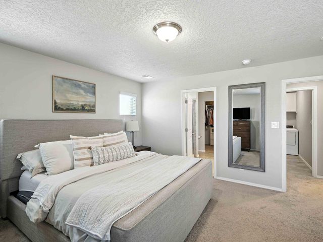 5925 Sandoval Drive NE, Rio Rancho, NM 87144