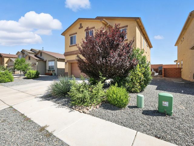 5925 Sandoval Drive NE, Rio Rancho, NM 87144