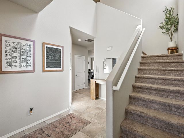 5925 Sandoval Drive NE, Rio Rancho, NM 87144