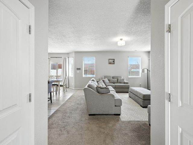 5925 Sandoval Drive NE, Rio Rancho, NM 87144