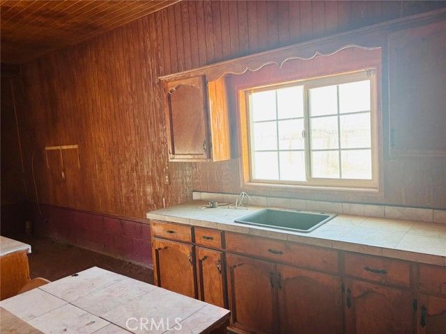 11690 Camp Rock Rd, Lucerne Valley, CA 92356