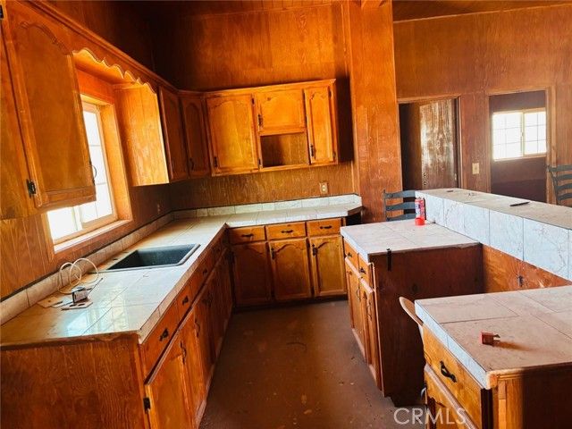 11690 Camp Rock Rd, Lucerne Valley, CA 92356