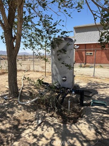 11690 Camp Rock Rd, Lucerne Valley, CA 92356