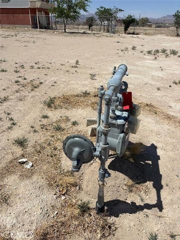 11690 Camp Rock Rd, Lucerne Valley, CA 92356