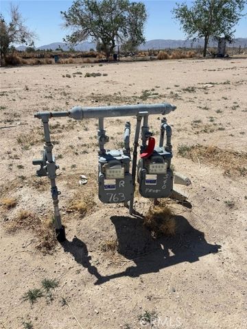 11690 Camp Rock Rd, Lucerne Valley, CA 92356