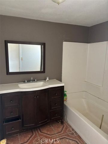 11690 Camp Rock Rd, Lucerne Valley, CA 92356