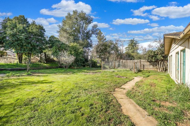 1434 Hemlock Avenue, Anderson, CA 96007