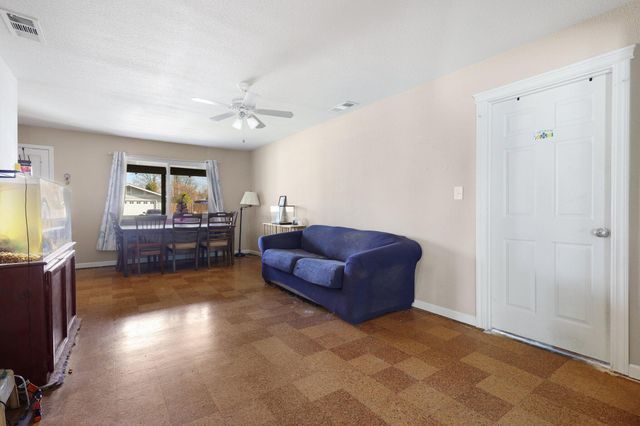 1434 Hemlock Avenue, Anderson, CA 96007