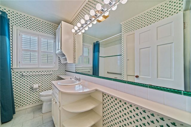 320 Foster Dr, Corpus Christi, TX 78404
