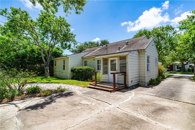 320 Foster Dr, Corpus Christi, TX 78404
