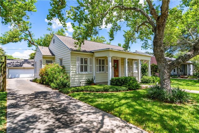 320 Foster Dr, Corpus Christi, TX 78404
