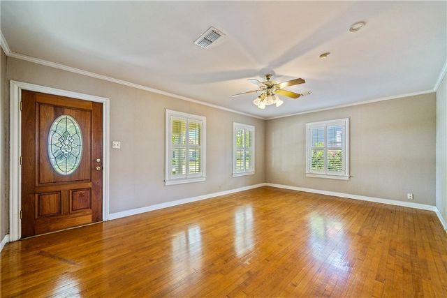 320 Foster Dr, Corpus Christi, TX 78404