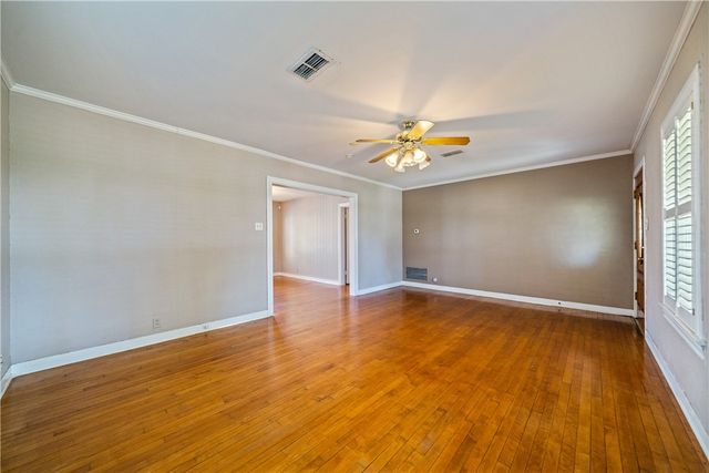 320 Foster Dr, Corpus Christi, TX 78404